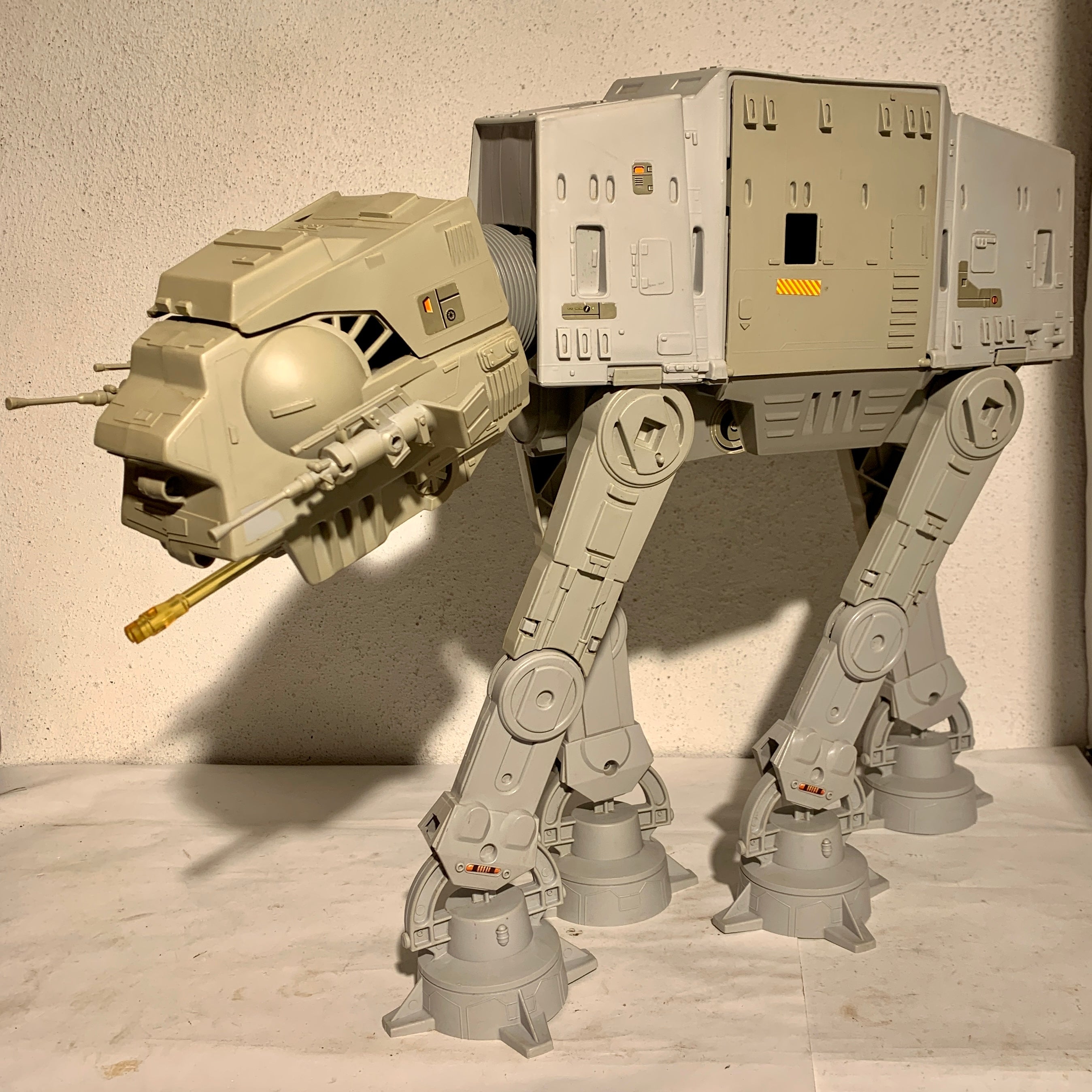 Vintage Kenner 1981 Star Wars ATAT walker. – Zoll Antiques