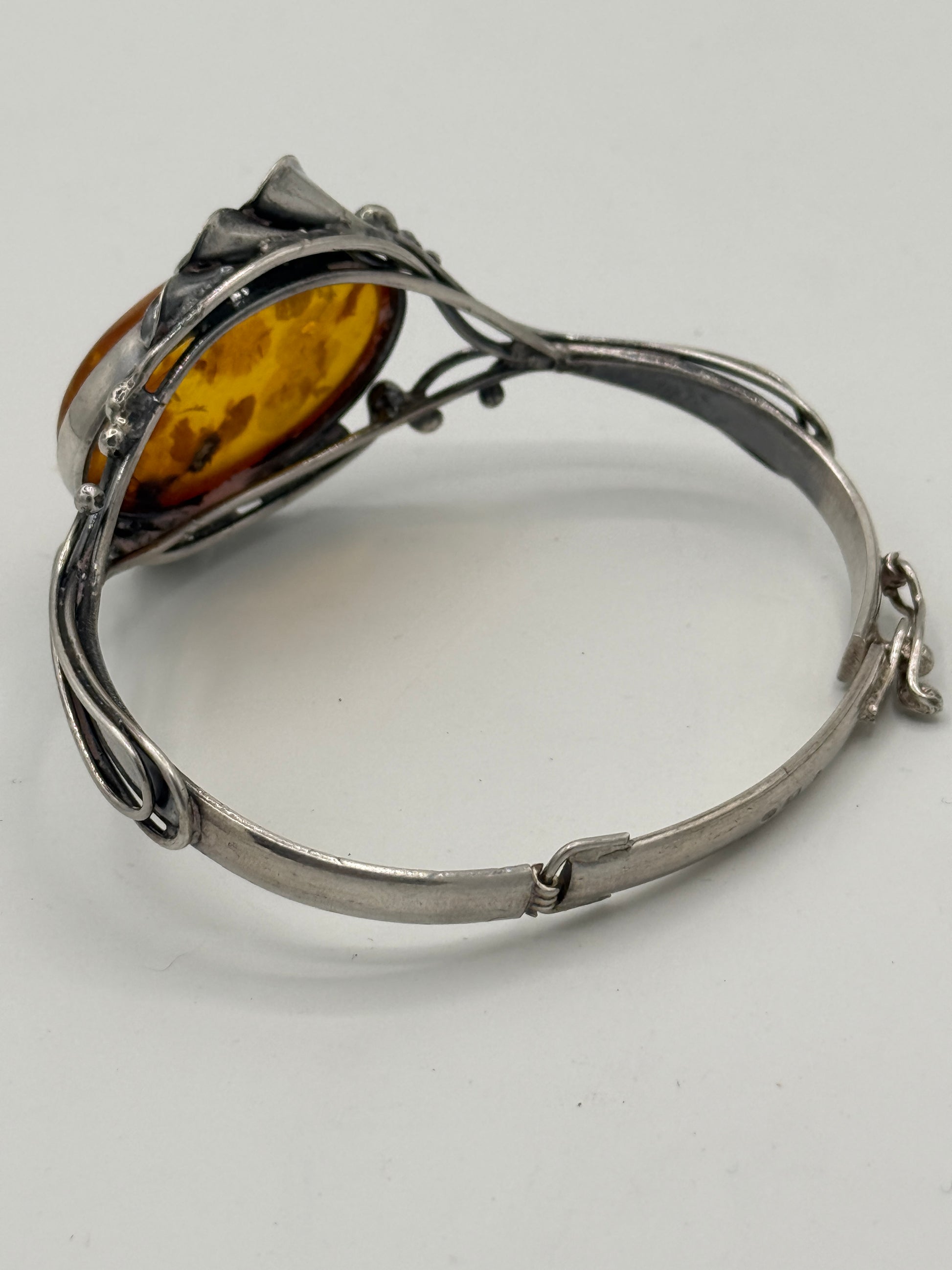 Vintage unika skønvirkestil Rav & Sterlingsølv armbånd. Gdansk, Polen. Fra 1980érne