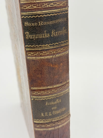 Danmarks Krønike. Af Saxe Runemester, Antikvarisk dansk bog. 3. Udgave. Fra 1873