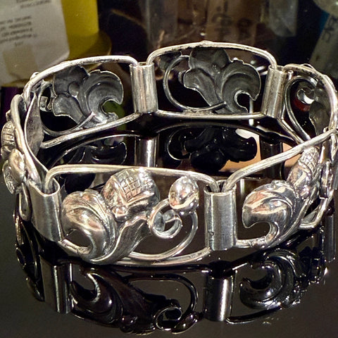 Hugo Grün (1918-1985) sølv skønvirke armbånd.