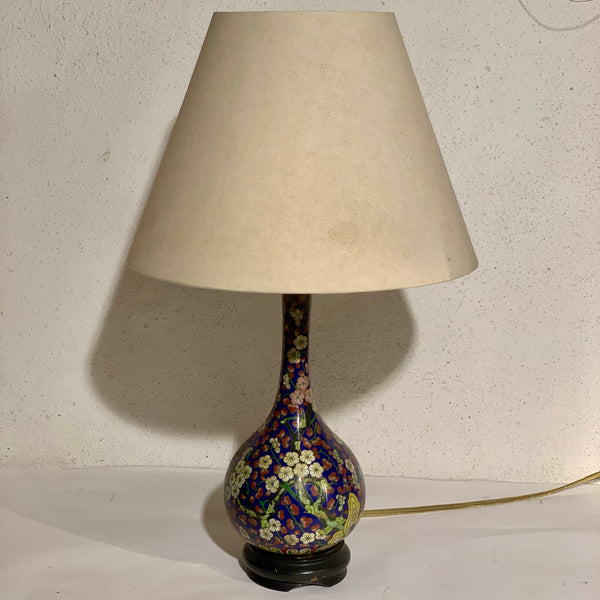 Ældre kinesisk cloisonné bordlampe, fra midt 1900 tallet.