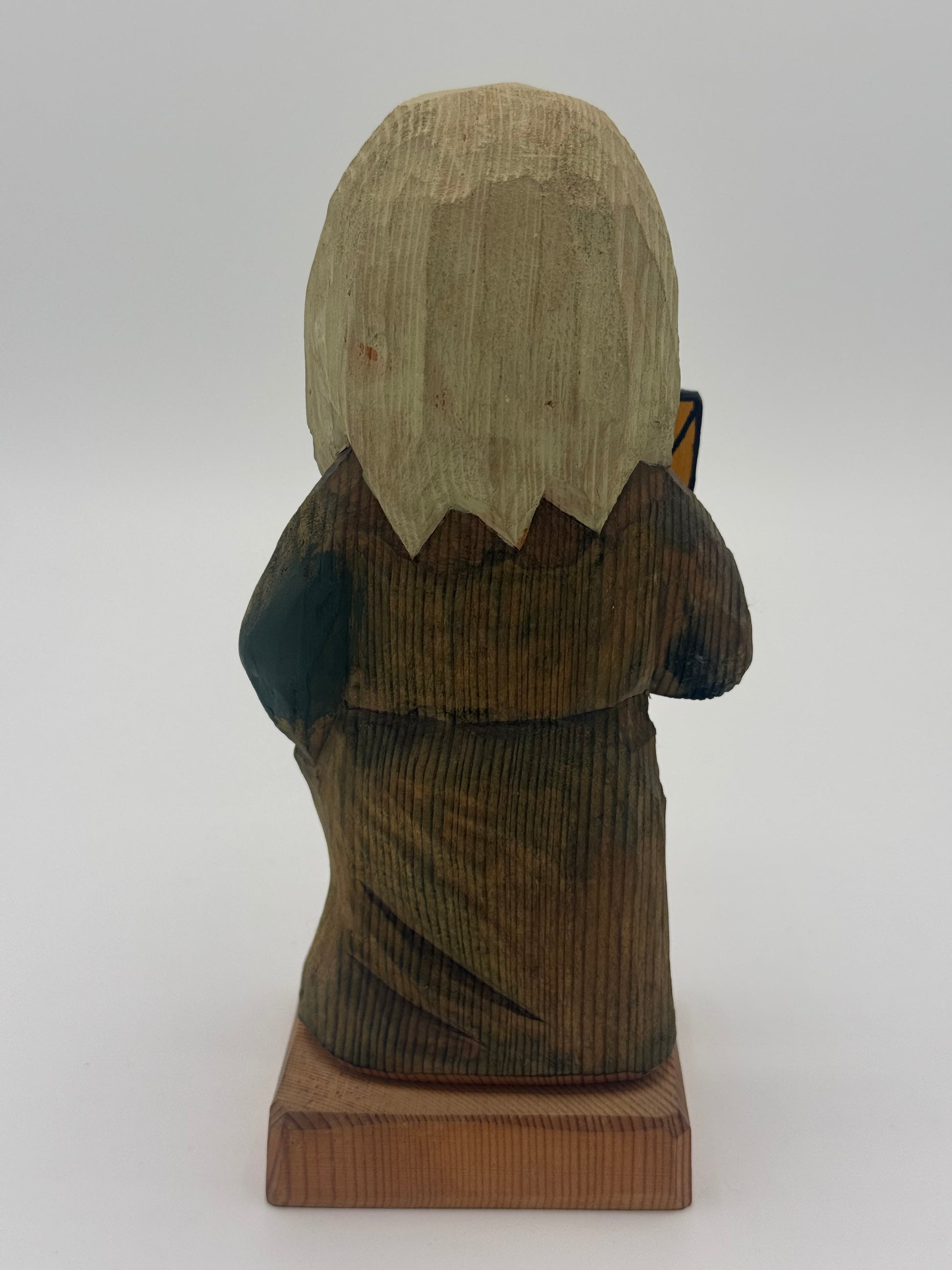 Håndskåren Norway-form kvinde med lanterne træ-figur. Slut 20. Århundrede