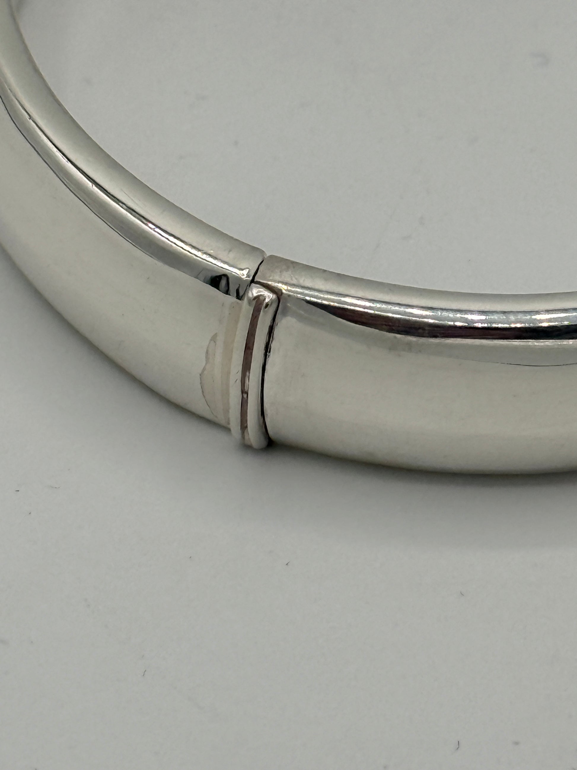 Vintage modernistisk oval Sterlingsølv armring. Fra 1980érne