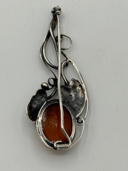 Vintage unika skønvirkestil Rav & Sterlingsølv broche. Polen. Fra 1980érne