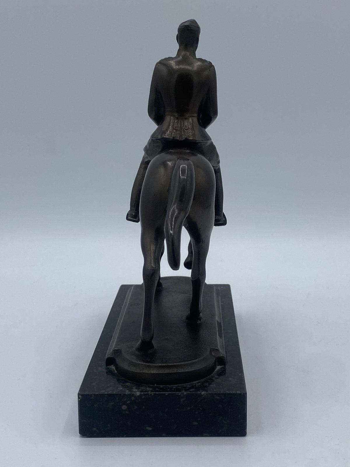 Johan G.C. Galster (f.1910-1997) Christian d. 10. til hest. Bronze. Danmark. Midt. 20. årh