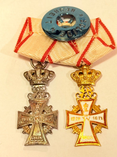 Miniaturemedaljebarre af danske Ridderkors - Chr. X version.