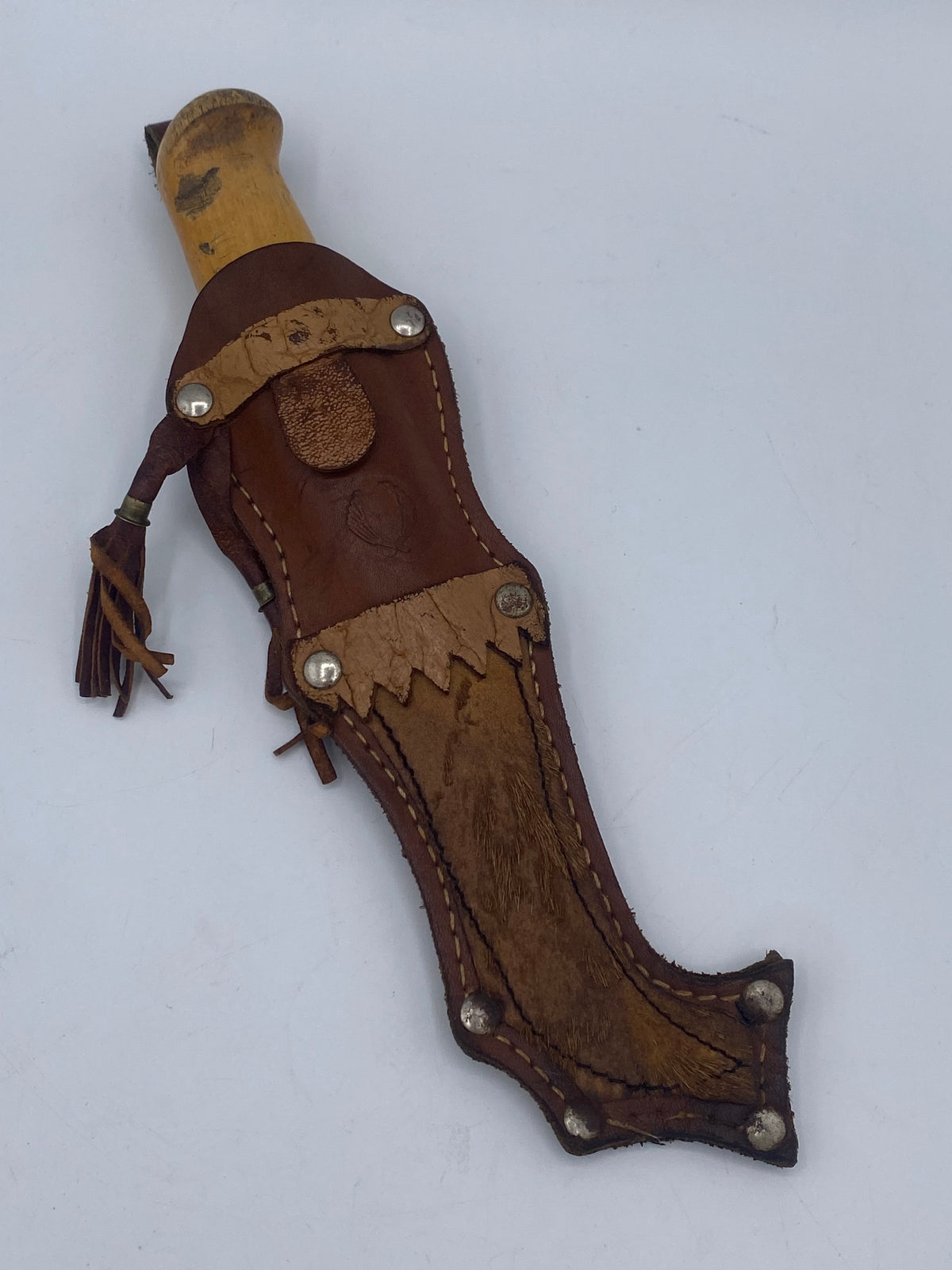 Frosts Knivfabrik. Ældre morakniv med skede. Sverige. 20. Årh