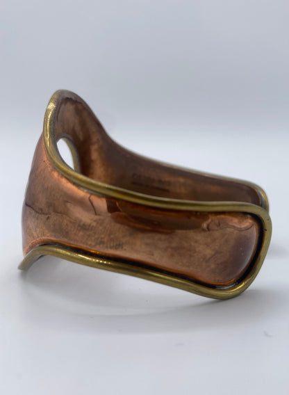 Erik Dennung (1925-2007). Vintage dansk armring i messing og kobber. Fra midt 1900-tallet