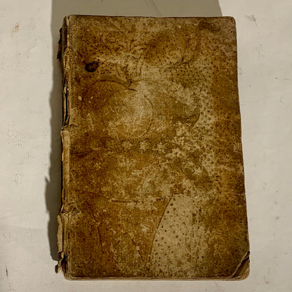 ASTRONOMISK OG HISTORISK ALMANAK AF BYEN LYON. Fransk bog fra 1745.