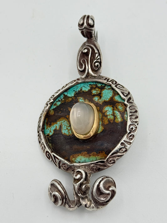 Claude Schwartz, Paris (1958-) Vintage unika Studio jewelry broche i Sølv, Guld, Månesten og Turkis. Fra 1960érne