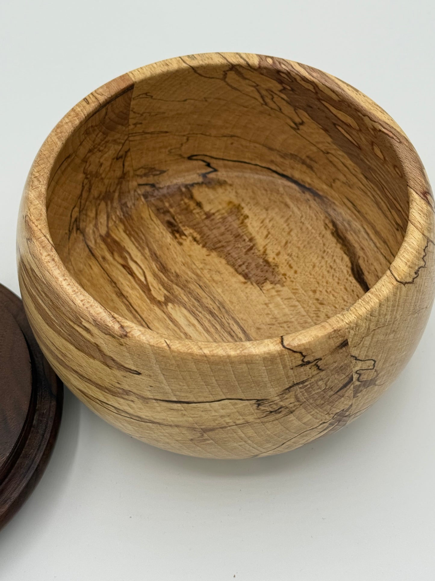 Vintage dansk hånddrejet Valnød og spaltet træ låg æske.