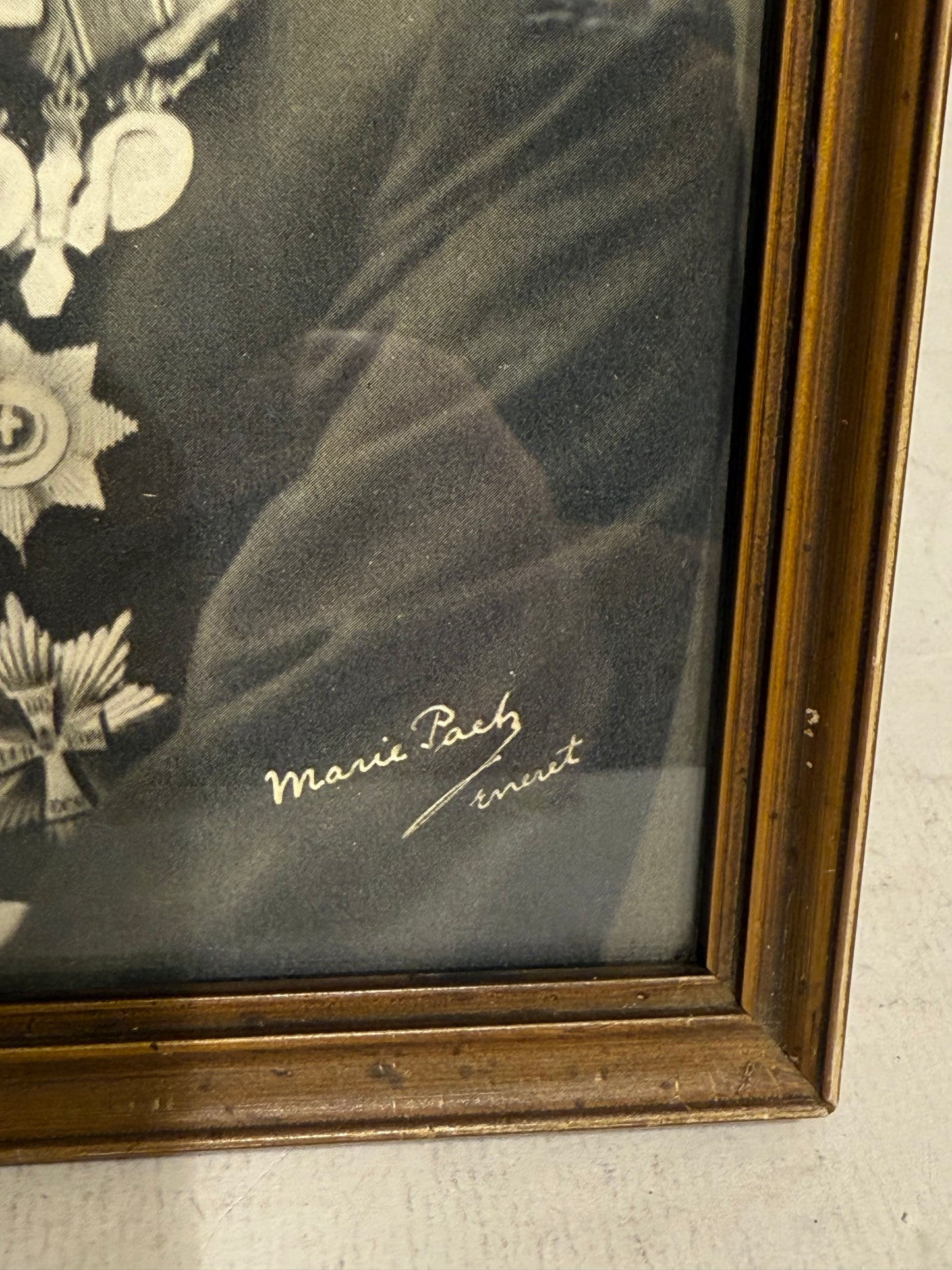 Marie Paeh. Kong Christian D.10. Antik Konge billede med krone ramme.