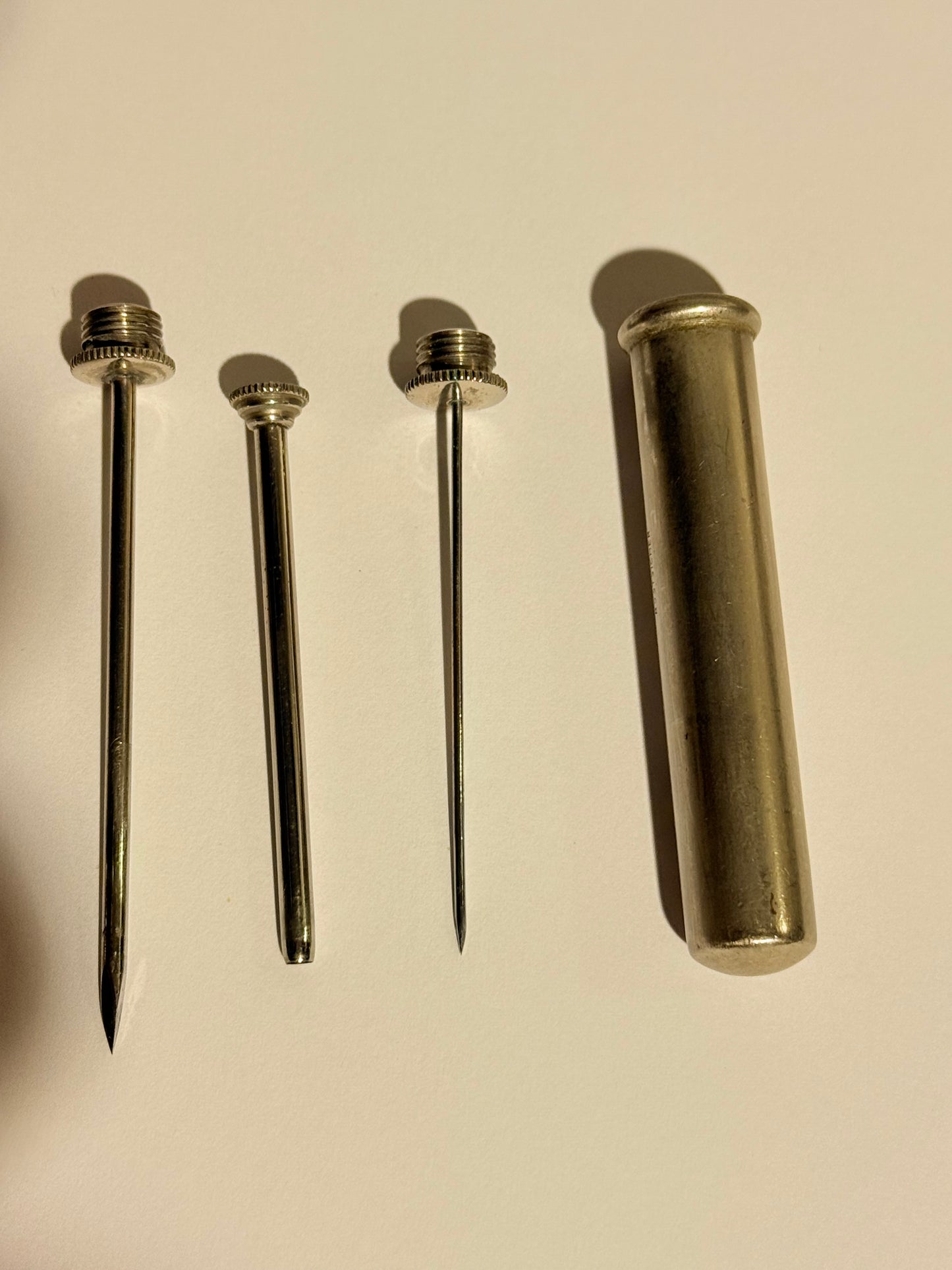 Ældre W.Kaiser Trokart. Kirurgisk instrument. Start/midt 1900 tallet.