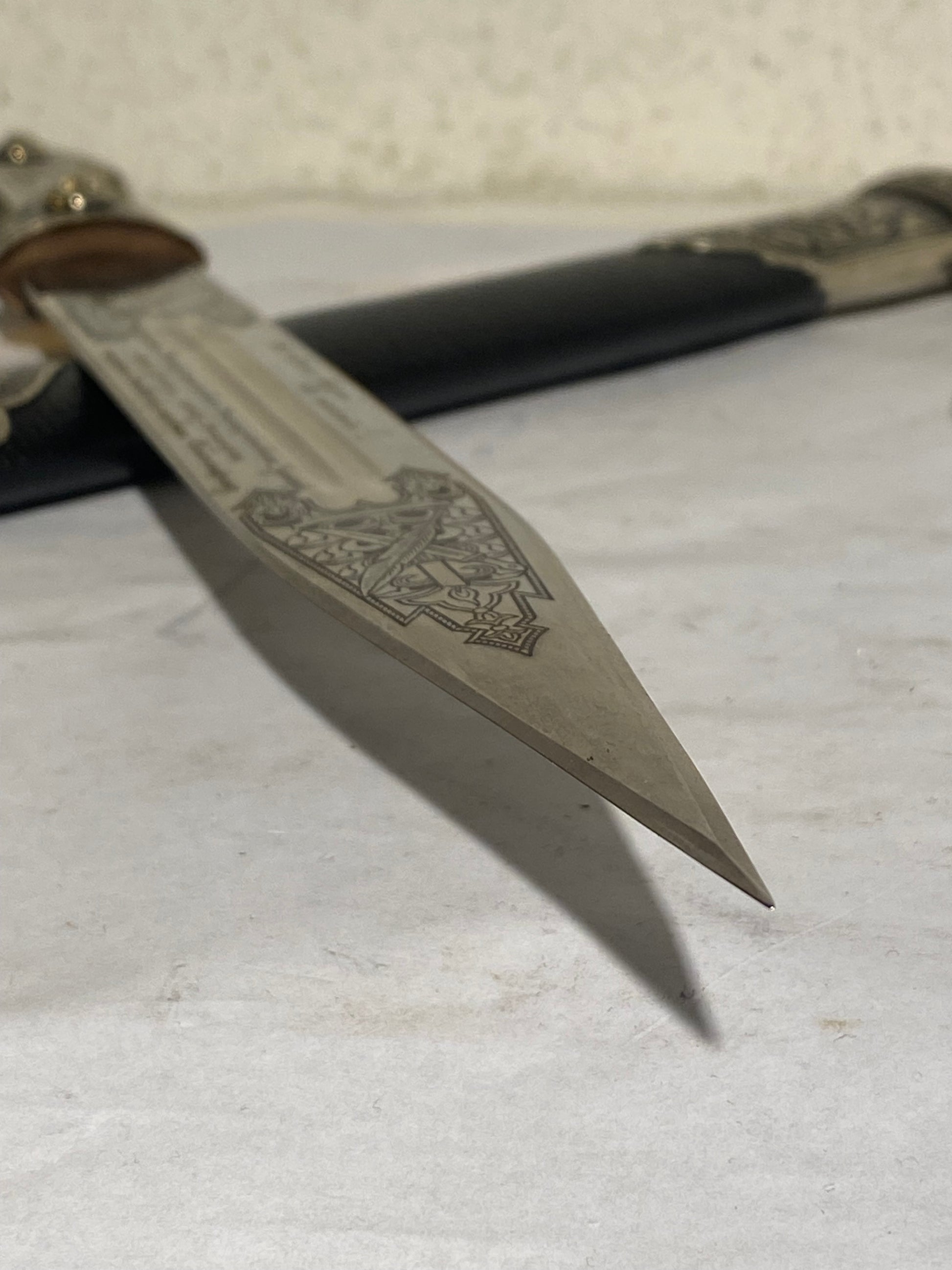 Dagestansk Kinjal dolk med diplomatisk proveniens