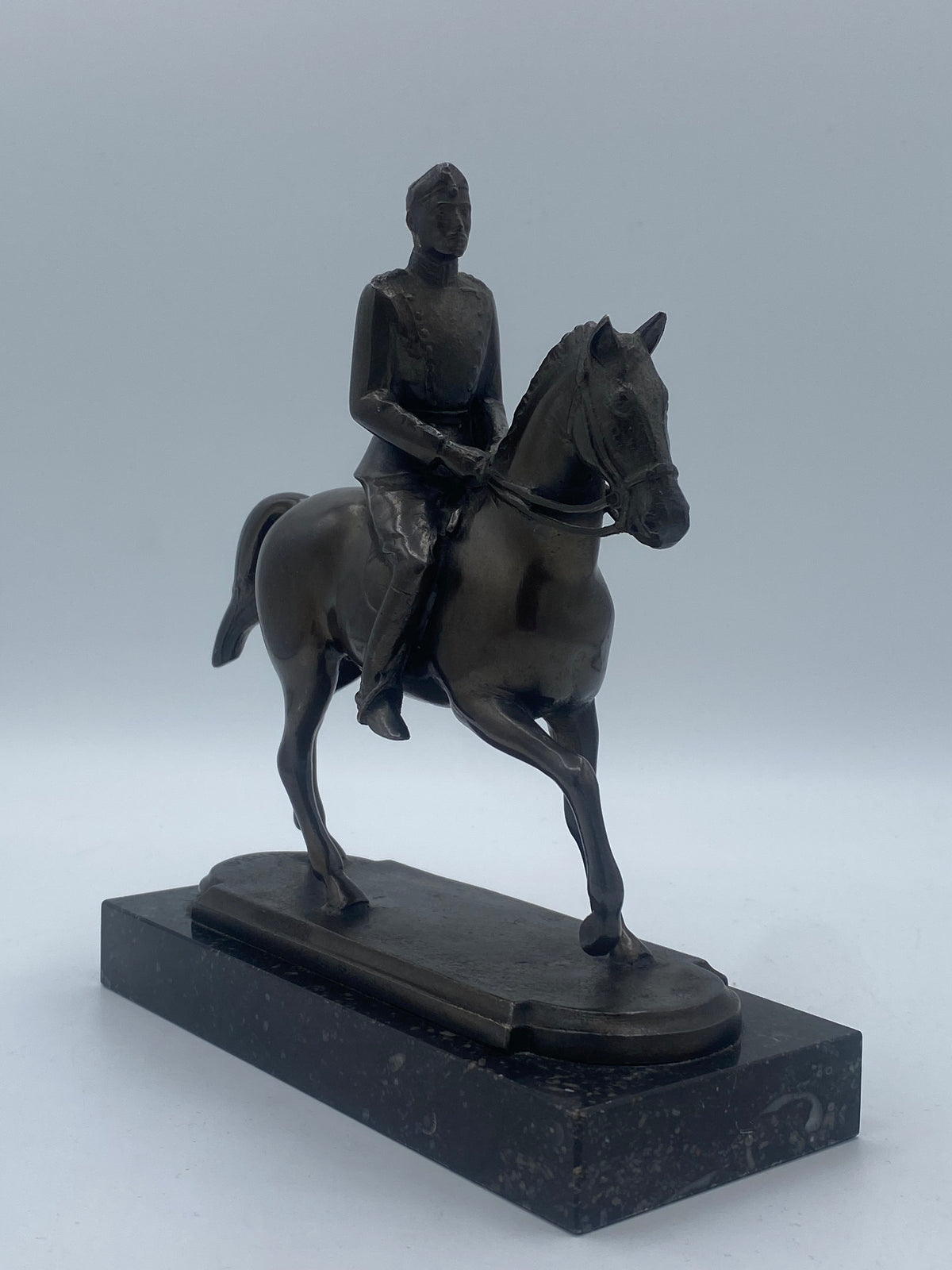 Johan G.C. Galster (f.1910-1997) Christian d. 10. til hest. Bronze. Danmark. Midt. 20. årh