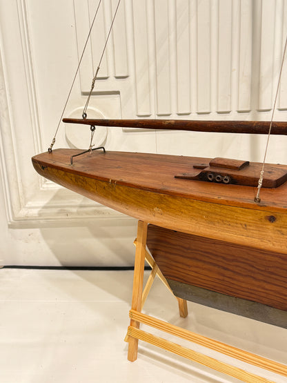 Antik håndbygget Pond Yacht Model. Danmark. Fra 1920érne