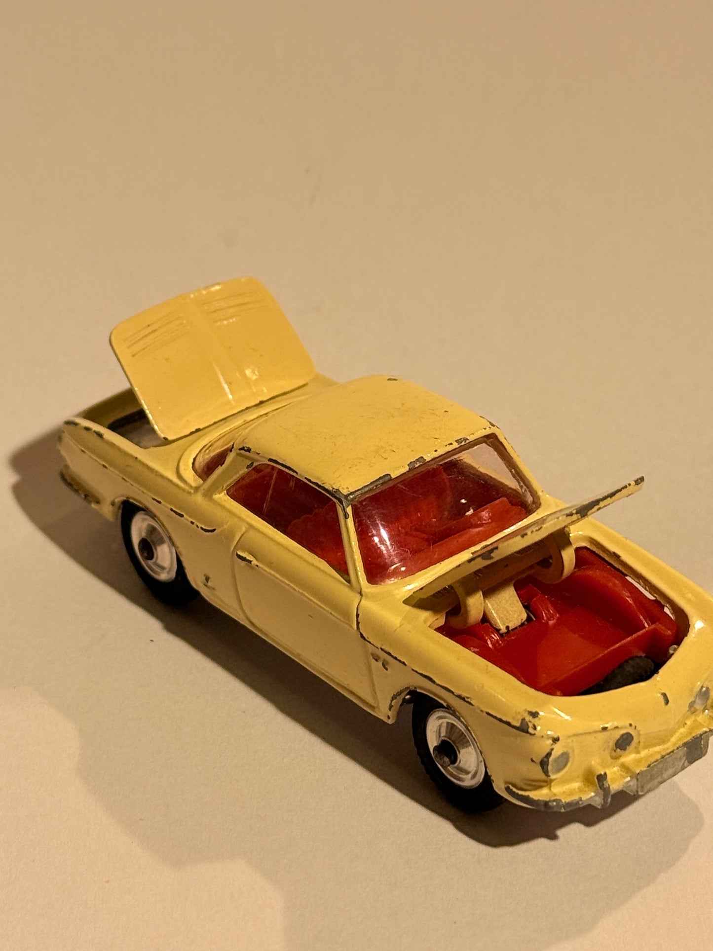 Corgi VW Karmann Ghia 1500 diecast legetøjsbil