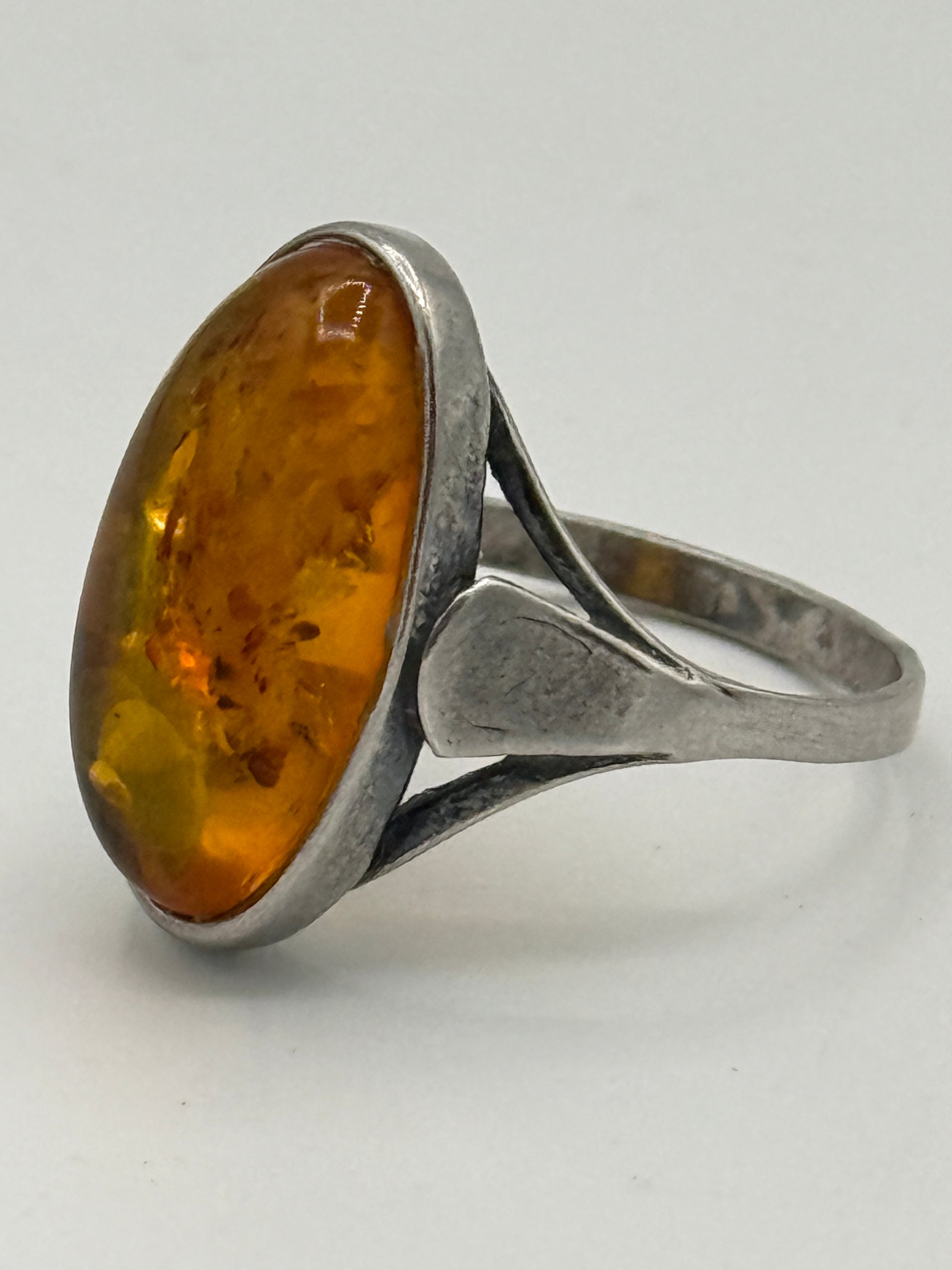 Vintage Artdecostil Rav & Sterlingsølv ring. Gstad, Polen. Fra 1980érne