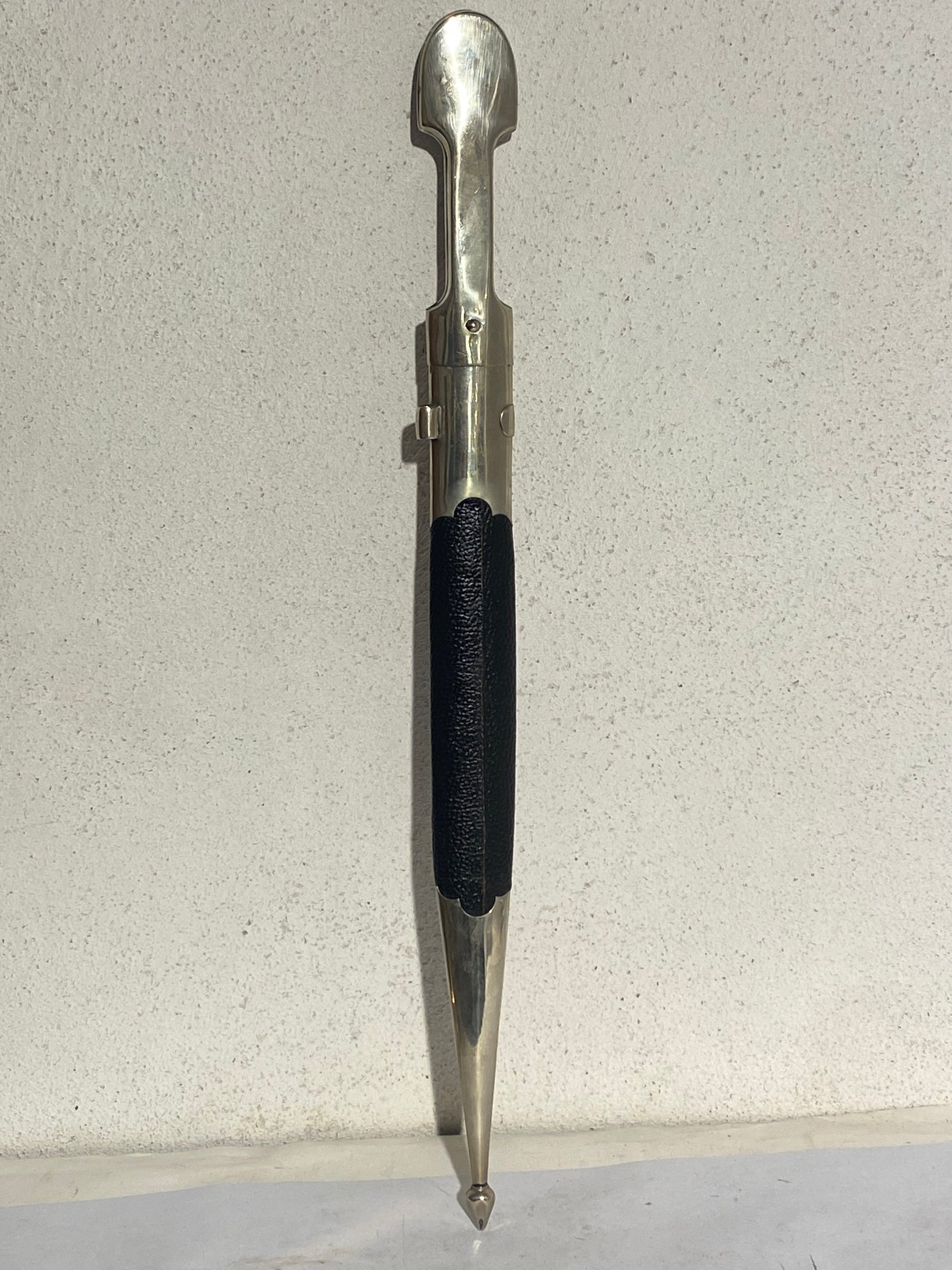 Dagestansk Kinjal dolk med diplomatisk proveniens