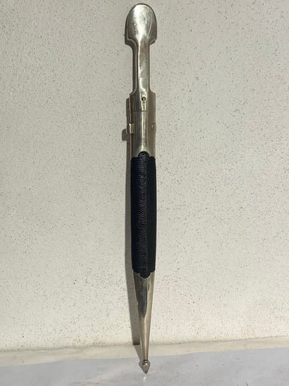 Dagestansk Kinjal dolk med diplomatisk proveniens