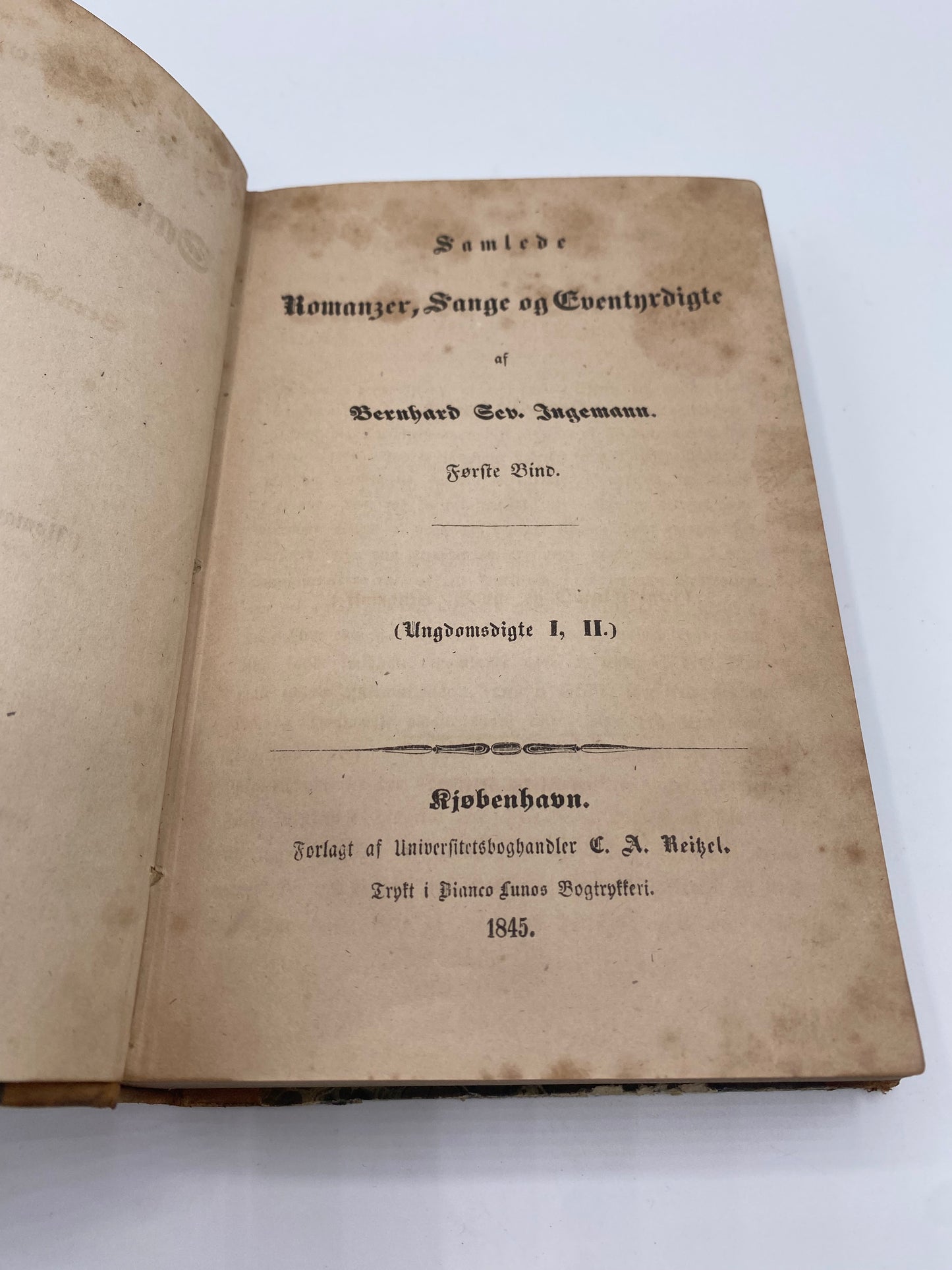 Samlede Romanzer, Sange og Eventyrdigte. Af Bernhard Sev. Ingemann. 1. Og 2. Bind. Antikvarisk dansk bog. 1. Udgave. 1. Oplag. Fra