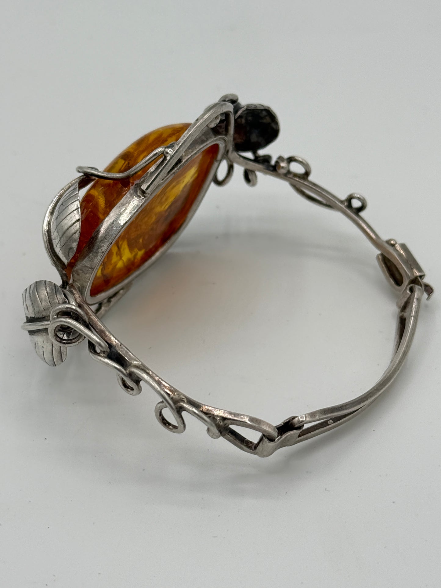 Vintage unika skønvirkestil Rav & Sterlingsølv armbånd. Gdansk, Polen. Fra 1980érne