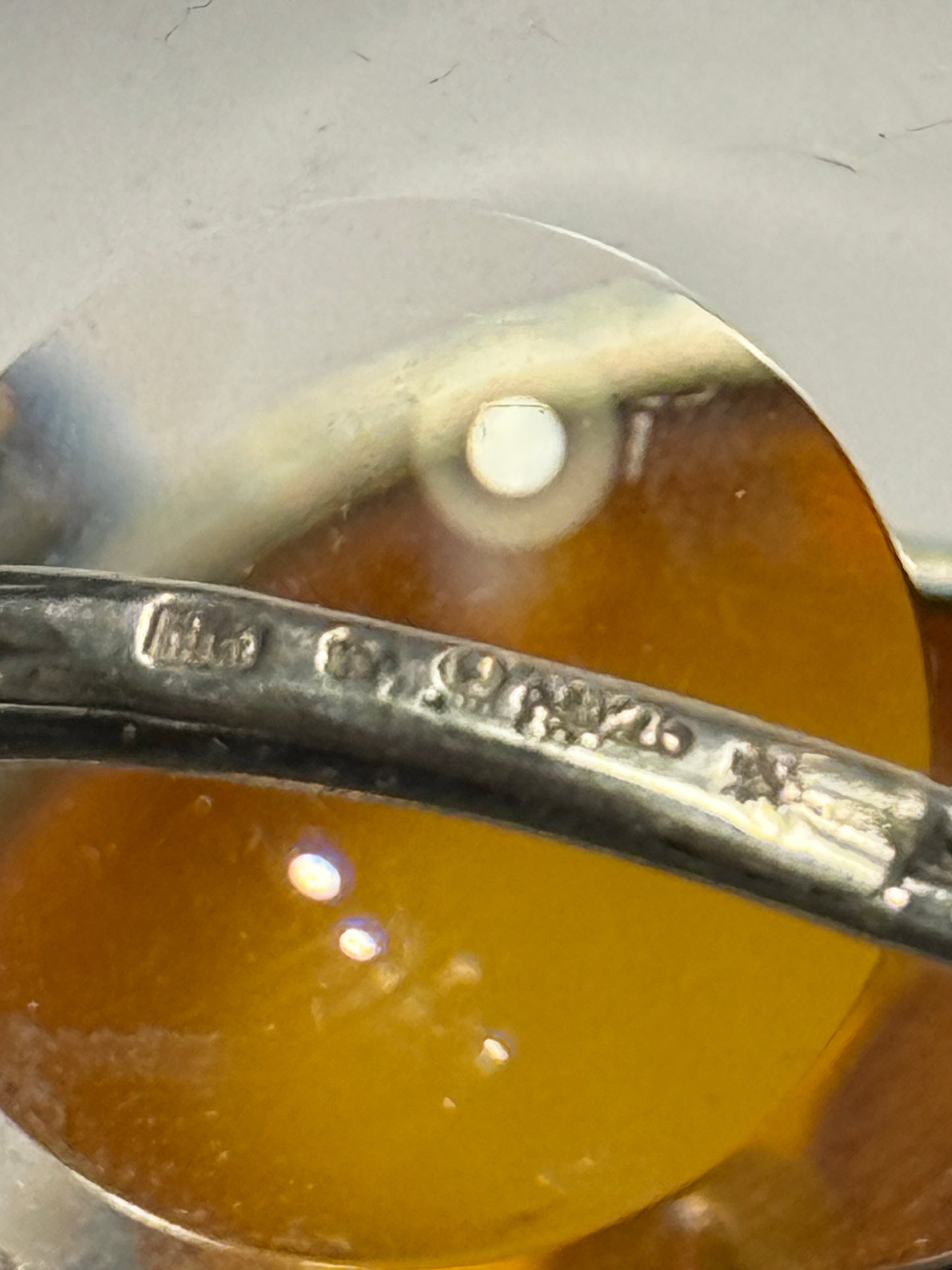 Vintage unika skønvirkestil Rav & Sterlingsølv armbånd. Gdansk, Polen. Fra 1980érne