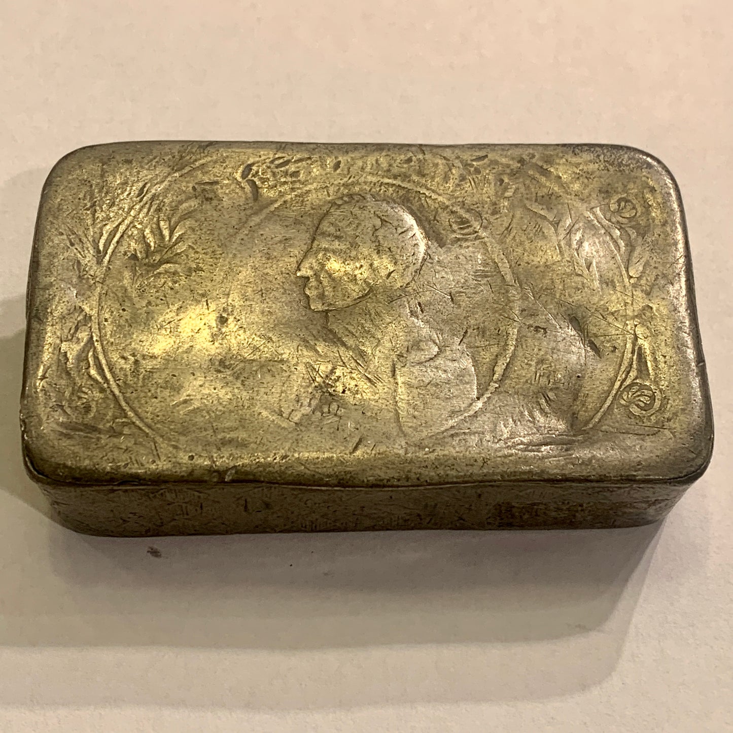 Antik kong Frederik d.6 metal æske, fra start 1800 tallet.