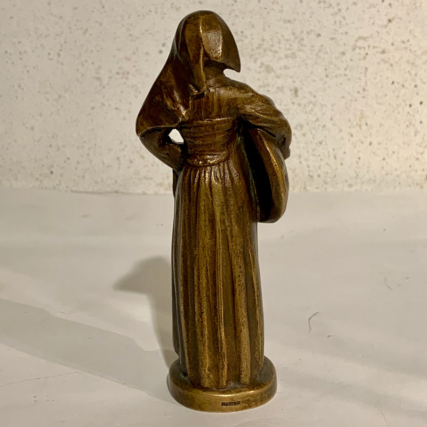 Ældre bronze figur. Stemplet Brathe.