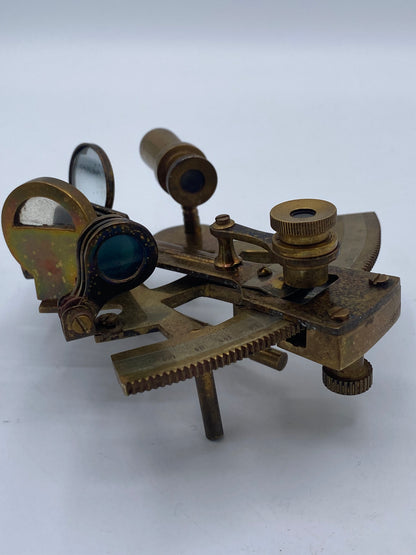 Maritimt sekstant-instrument i trækasse. Efter Troughton & Simms 1910. Indien. Sen 20. Årh