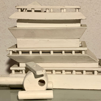 Ældre unikt dansk design træ hangarskib, fra midt 1900 tallet.