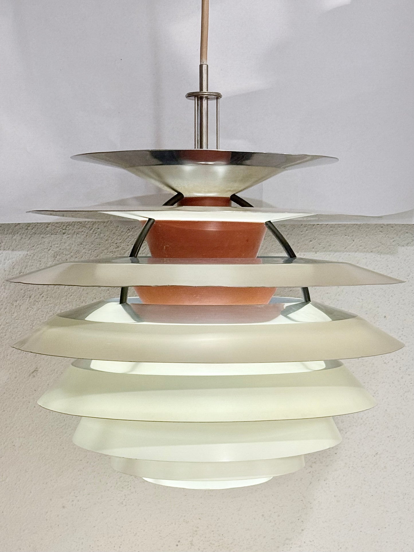 Poul Henningsen. PH Kontrast loft lampe, for Louis Poulsen. 1962