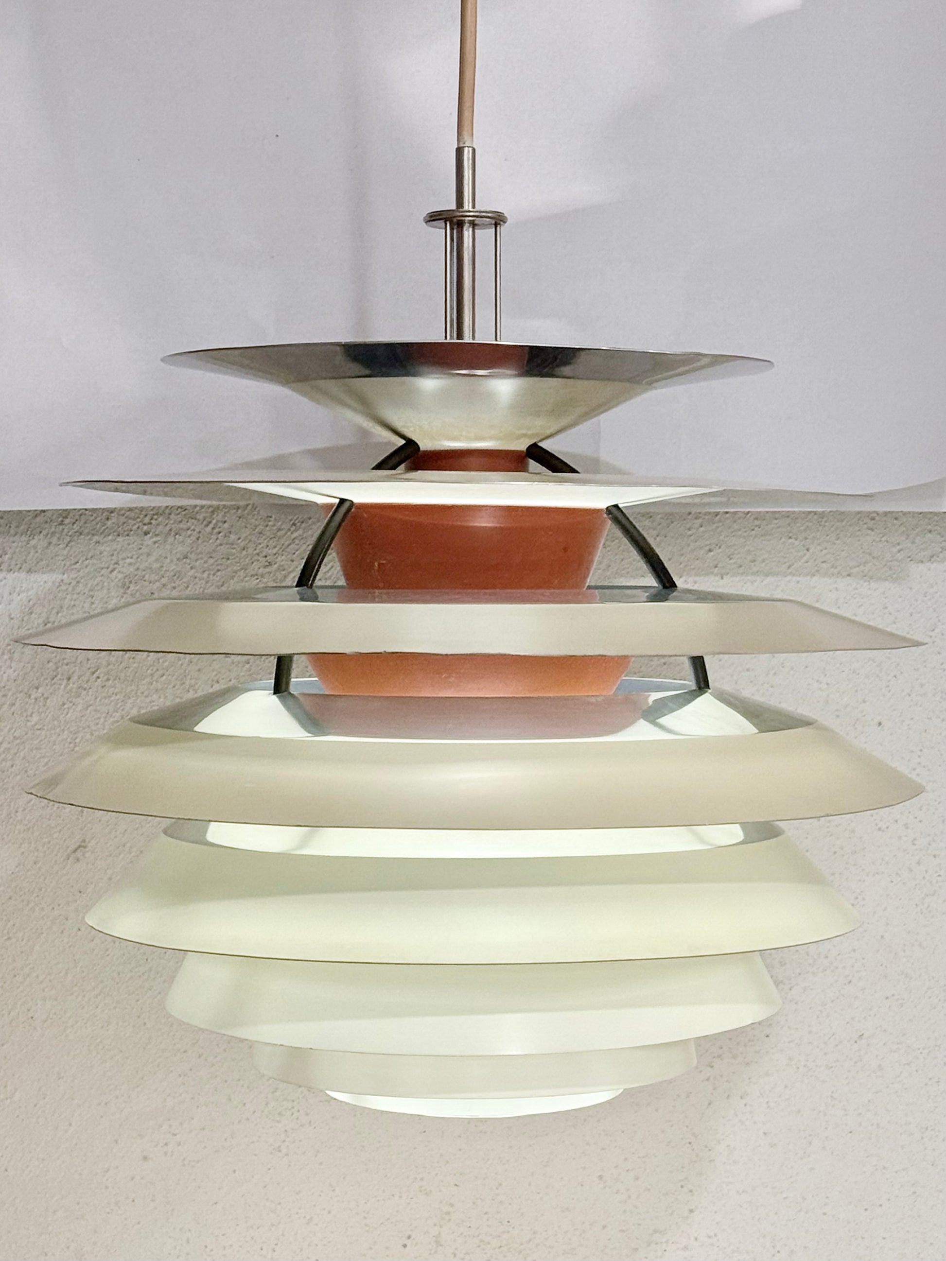 Poul Henningsen. PH Kontrast loft lampe, for Louis Poulsen. 1962