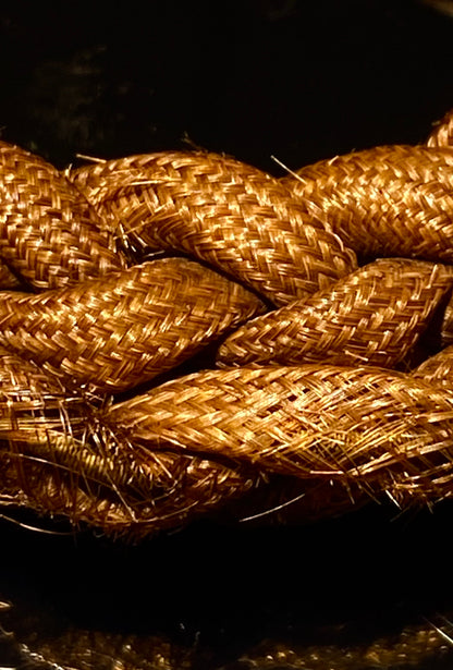 Antik victoriansk sørgesmykke armbånd af menneskehår og guldbelagt metal. Fra 1800-tallet.