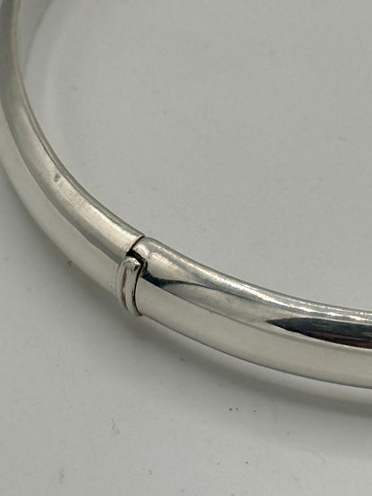 Vintage modernistisk rund Sterlingsølv armring. Fra 1980érne