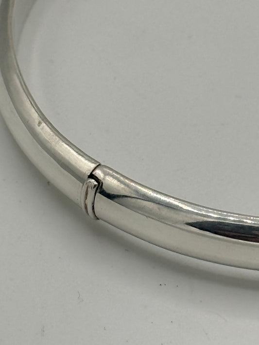 Vintage modernistisk rund Sterlingsølv armring. Fra 1980érne