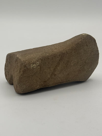 Dansk Stenalder. Knækket Stridsøkse i bjergart. Tragtbæger kultur: 4000-2800 F.Kr