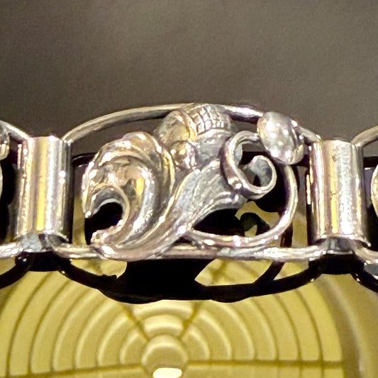 Hugo Grün (1918-1985) sølv skønvirke armbånd.