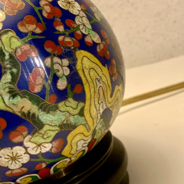 Ældre kinesisk cloisonné bordlampe, fra midt 1900 tallet.