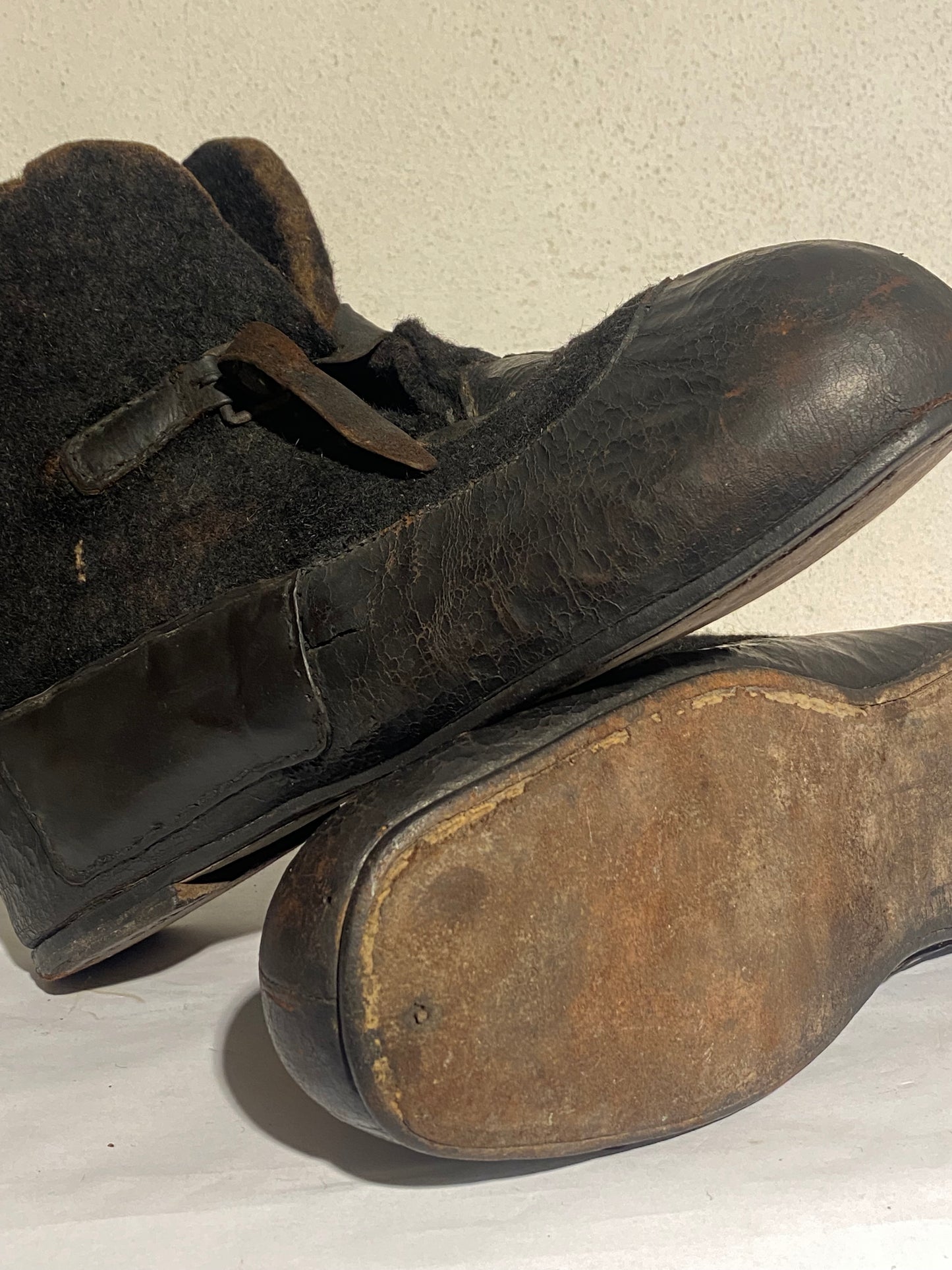 Sjældne tyske WW2 vinter vagtpost-støvler. Sen variant, fra 1944-45