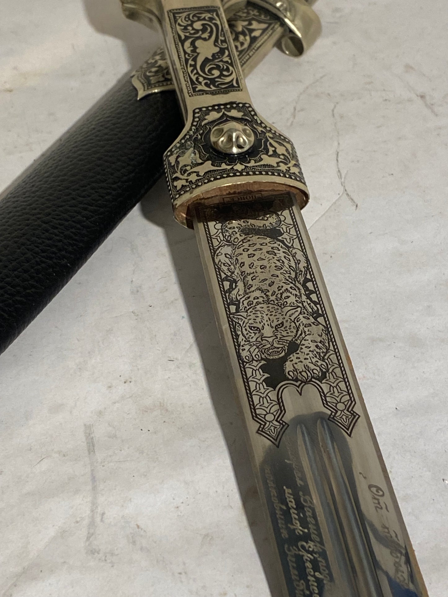 Dagestansk Kinjal dolk med diplomatisk proveniens