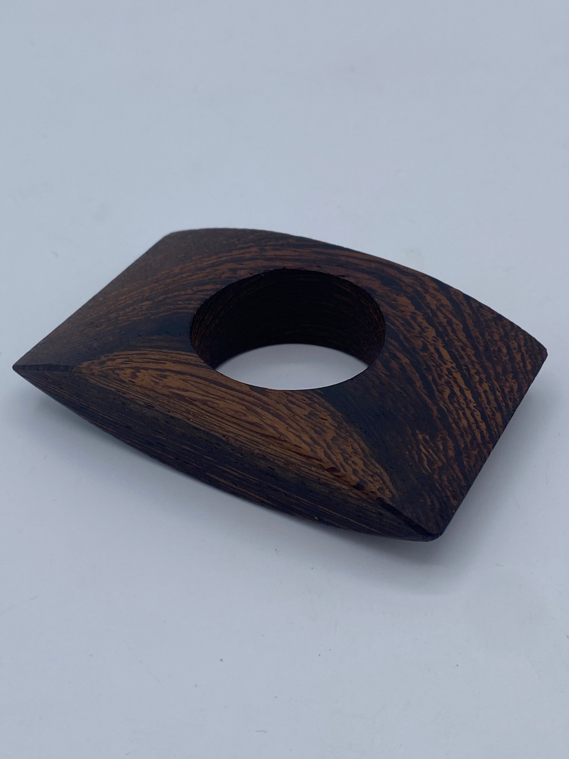Vintage Danish design servietring i wengé træ. Midt 20. årh