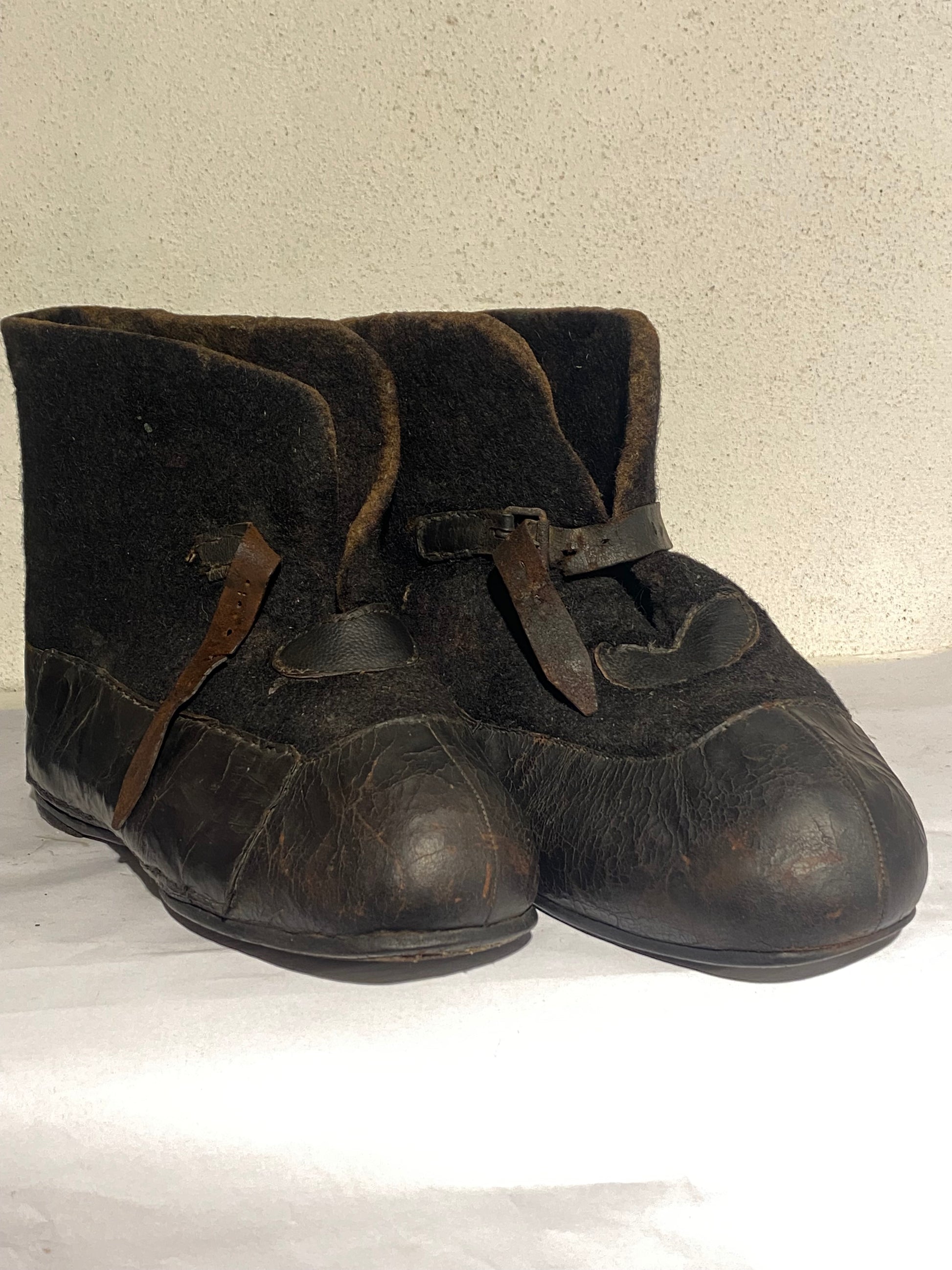 Sjældne tyske WW2 vinter vagtpost-støvler. Sen variant, fra 1944-45