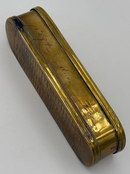 Pieter Holm (f.1686-1776) Tobaks æske i messing. Holland midt 18.Årh