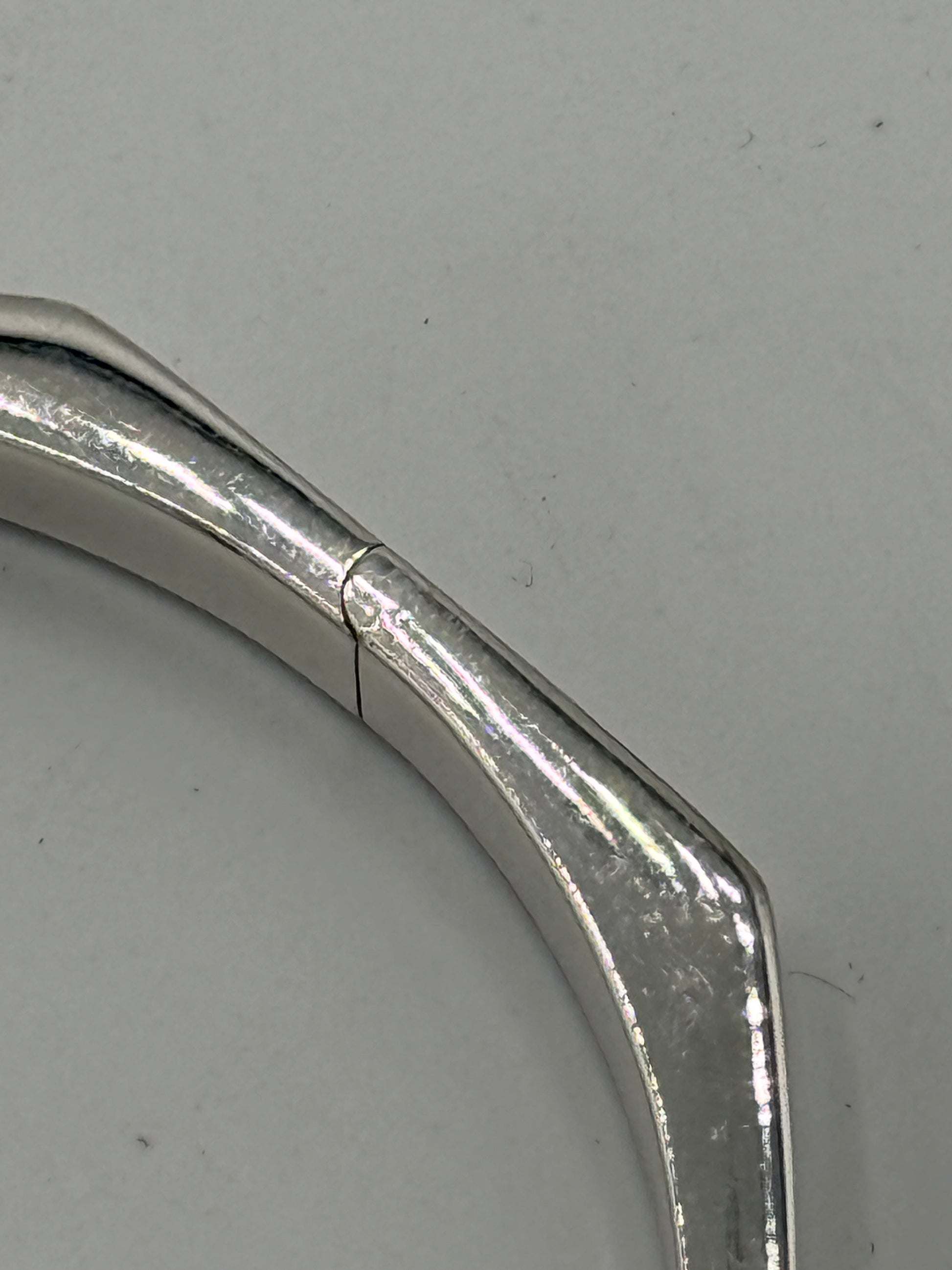 Vintage modernistisk oktagonal Sterlingsølv armring. Fra 1980érne