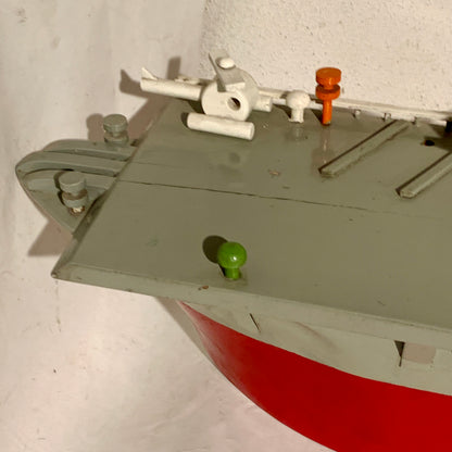 Ældre unikt dansk design træ hangarskib, fra midt 1900 tallet.