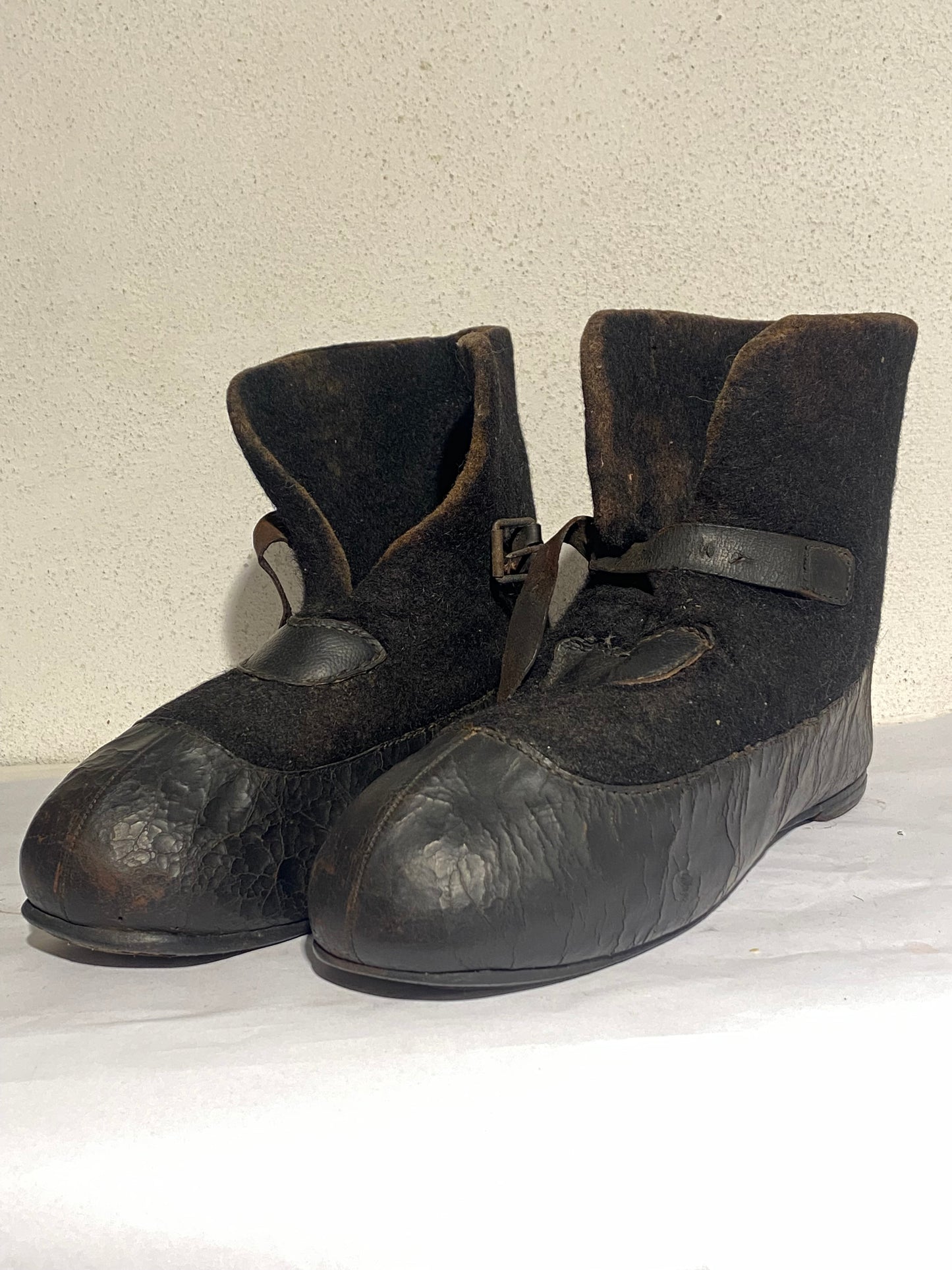 Sjældne tyske WW2 vinter vagtpost-støvler. Sen variant, fra 1944-45