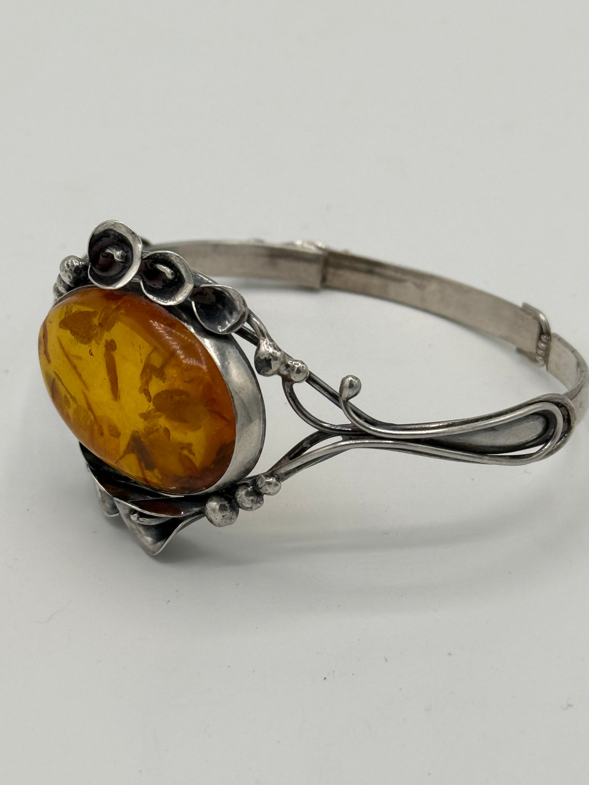 Vintage unika skønvirkestil Rav & Sterlingsølv armbånd. Gdansk, Polen. Fra 1980érne