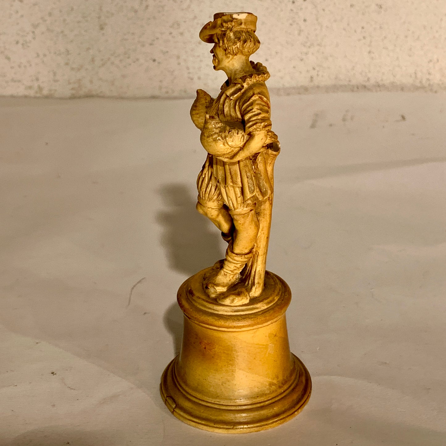 G.Micheli Berlin. Antik middelalder mand i gips. Fra start 1900 tallet.