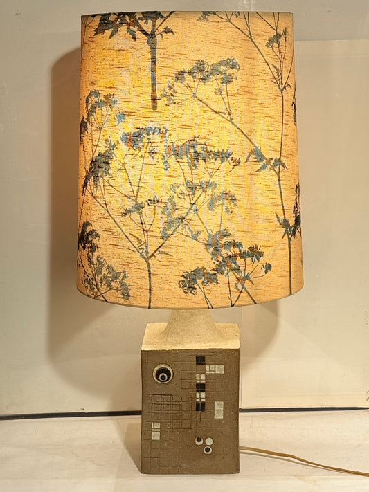 Hans Still. Modernistisk Axella bordlampe. Fra 1970érne.